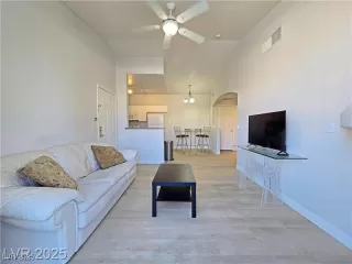 Photo #5: 2725411 Listing 