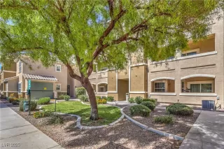 Photo #2: 2725458 Listing