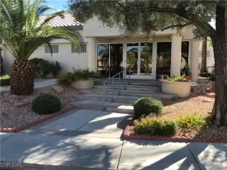 Photo #3: 2725482 Listing