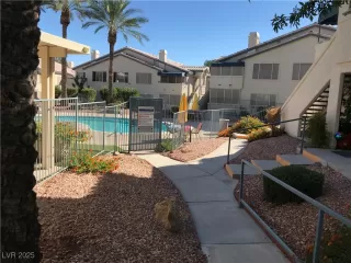 Photo #4: 2725482 Listing