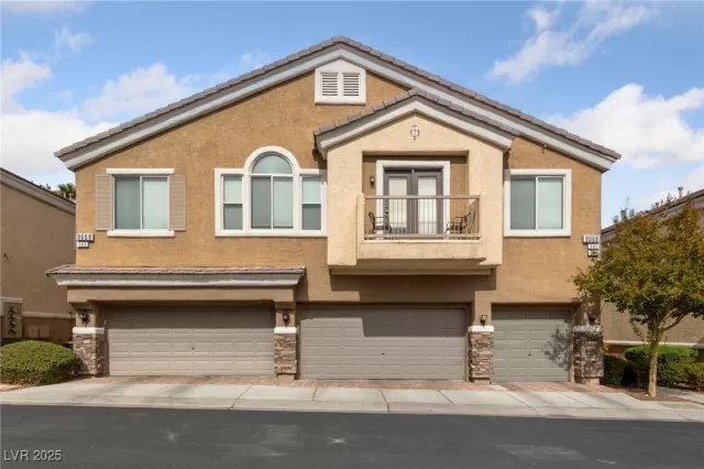 MLS: 2725494 Condo For Sale