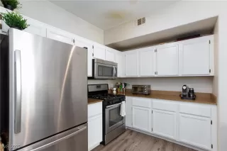 Photo #1: 2725508 Listing