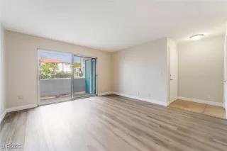 Photo #4: 2725511 Listing 