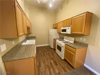 Photo #4: 2725523 Listing 