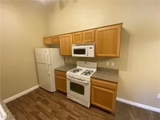 Photo #5: 2725523 Listing 