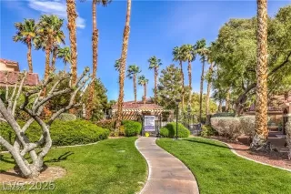 Photo #2: 2725527 Listing 