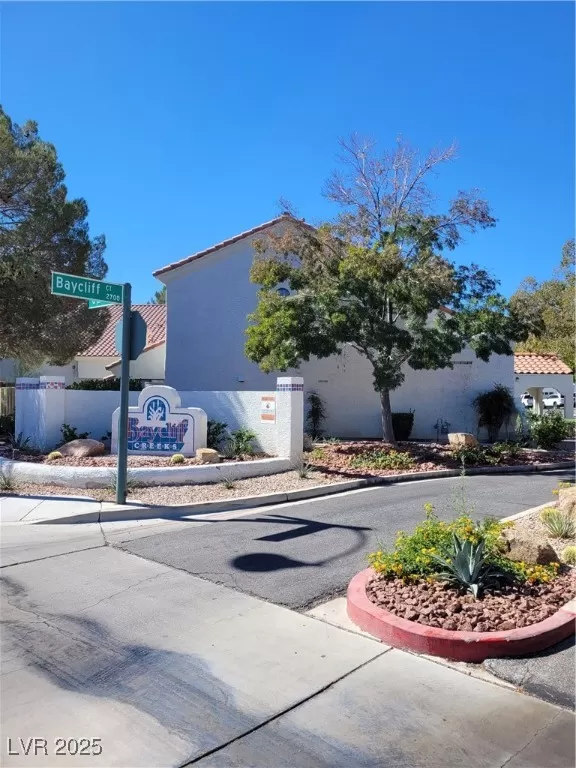 MLS: 2725537 Condo For Sale