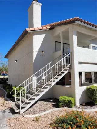 Photo #4: 2725537 Listing