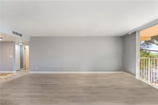 Photo #5: 2725539 Listing 