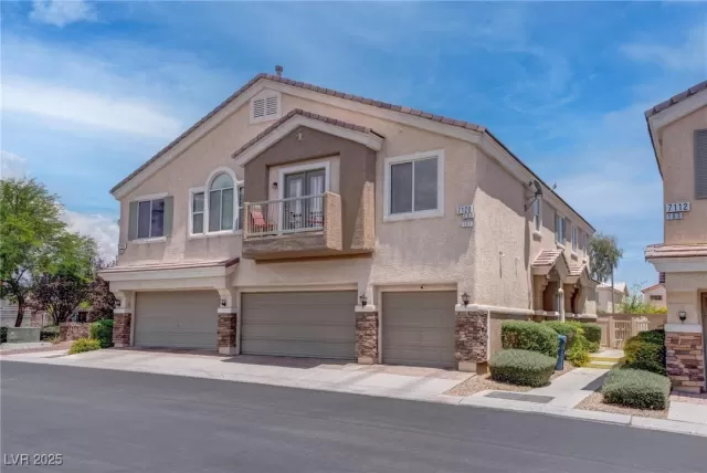 MLS: 2725597 Condo For Sale