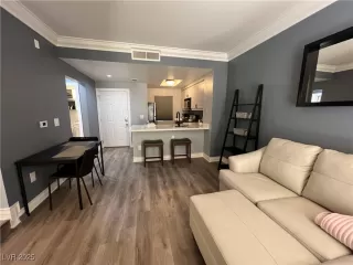 Photo #2: 2725598 Listing 