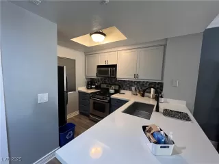 Photo #5: 2725598 Listing 