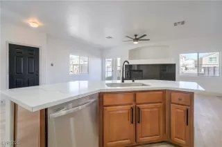 Photo #6: 2725610 Listing 