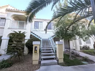 Photo #2: 2725626 Listing