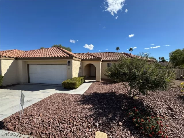 MLS: 2725631 Condo For Sale