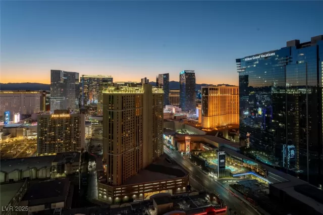 MLS: 2725659 Condo For Sale