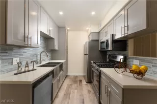 Photo #2: 2725663 Listing 