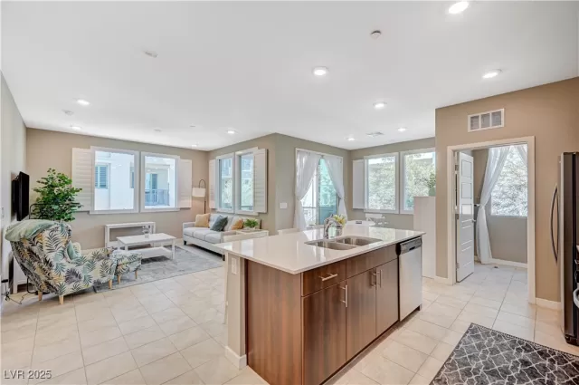 MLS: 2725695 Condo For Sale