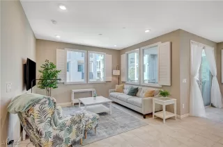 Photo #1: 2725695 Listing