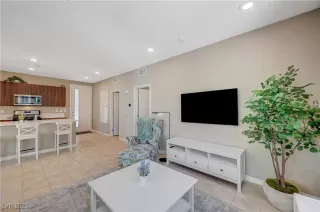 Photo #3: 2725695 Listing