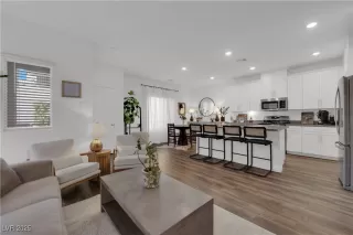 Photo #1: 2725718 Listing 