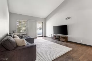 Photo #2: 2725776 Listing