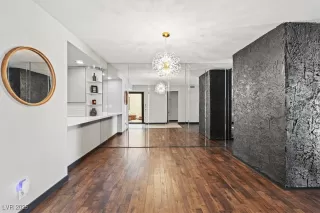 Photo #6: 2725776 Listing