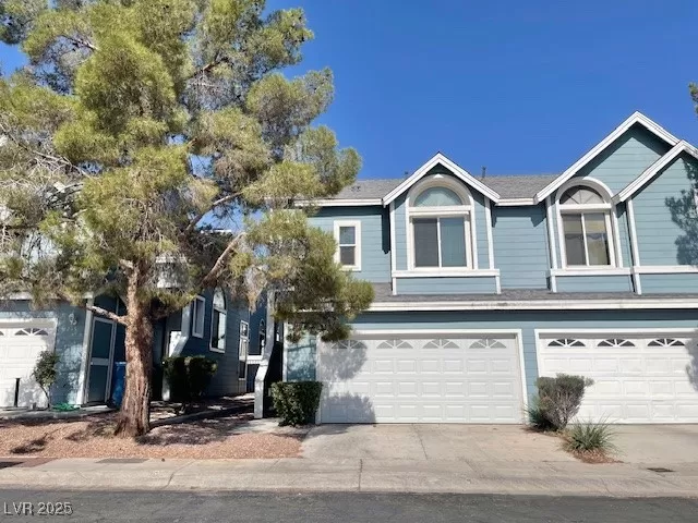 MLS: 2725781 Condo For Sale