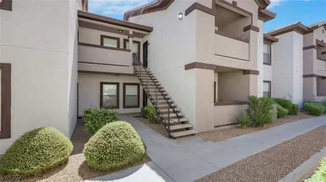 MLS: 2725783 Condo For Sale