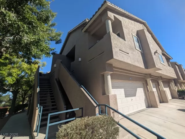 MLS: 2725800 Condo For Sale