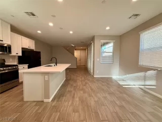 Photo #5: 2725804 Listing 