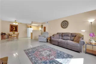 Photo #3: 2725805 Listing 