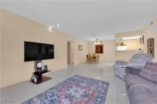 Photo #4: 2725805 Listing 