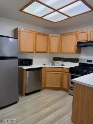 Photo #5: 2725827 Listing 