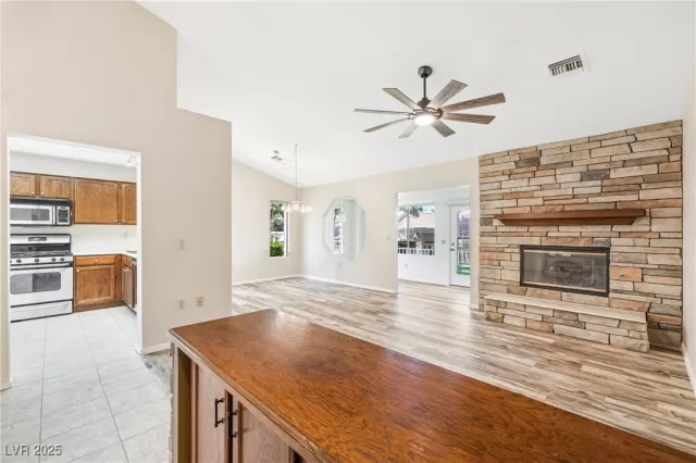 MLS: 2725830 Condo For Sale