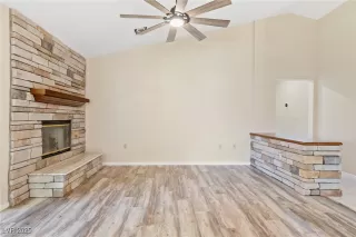 Photo #3: 2725830 Listing