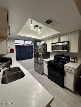 Photo #5: 2725833 Listing