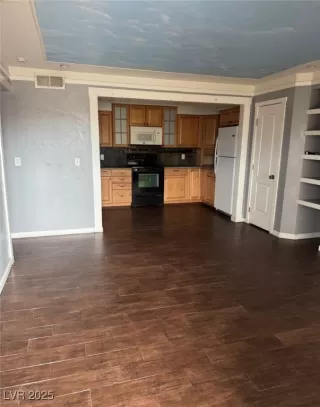 More Details about MLS # 2725836 : 585 SOUTH ROYAL CREST CIRCLE 13