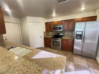 Photo #3: 2725837 Listing 