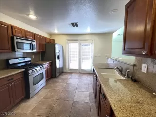 Photo #4: 2725837 Listing 