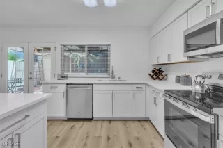 Photo #6: 2725866 Listing 