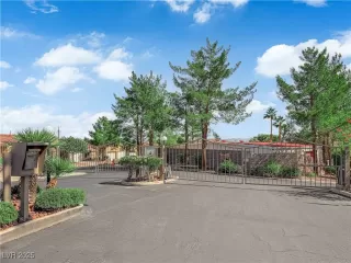 Photo #4: 2725885 Listing 