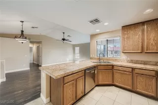 Photo #3: 2725901 Listing 