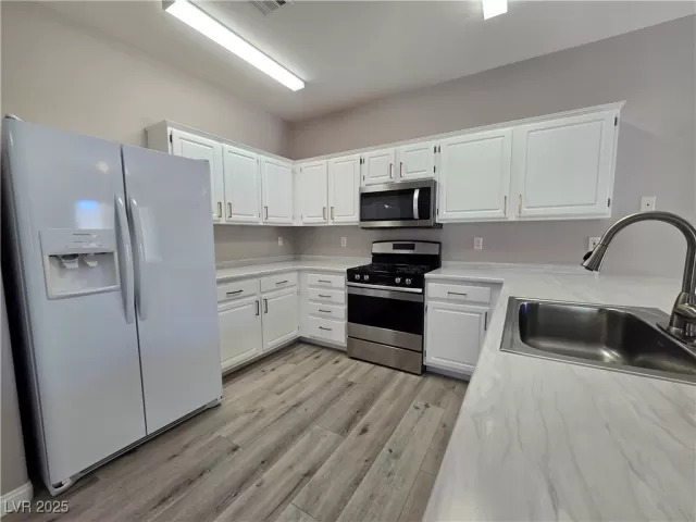 MLS: 2725912 Condo For Sale