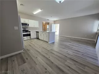 Photo #2: 2725912 Listing 