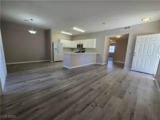 Photo #4: 2725912 Listing 