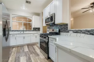 Photo #6: 2725913 Listing 