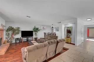 Photo #5: 2725920 Listing