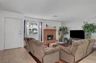 Photo #6: 2725920 Listing