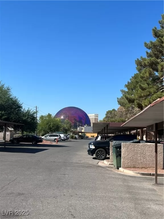 MLS: 2725921 Condo For Sale